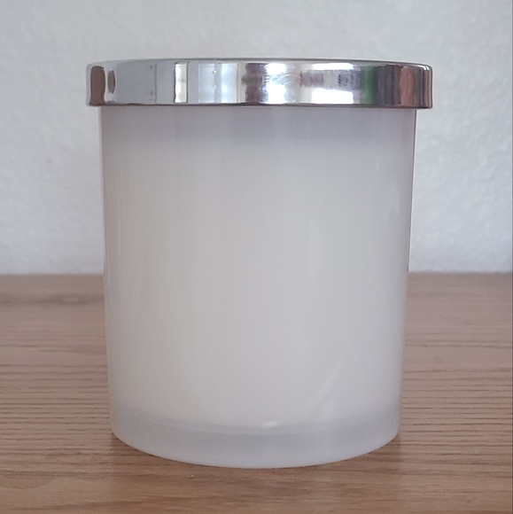 Threshold Green Oak & Moss Scented Candle - Picture 4 of 7